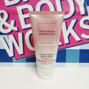 Bath and Body Works Strawberry Snowflakes Travel Size Body Cream 2.5 oz